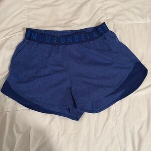 Women’s underarmour shorts medium